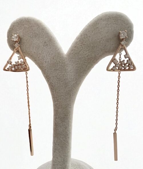 Zincir Detaylı Üçgen Küpe